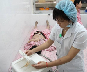 Bà bầu 18 tuổi đi khám thai, bác sĩ yêu cầu mổ cấp cứu, phát hiện điều bất ngờ