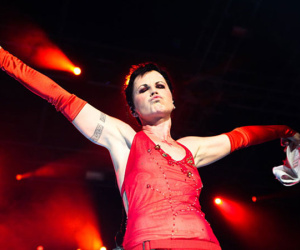 Giọng ca chính ban nhạc The Cranberries qua đời ở tuổi 46