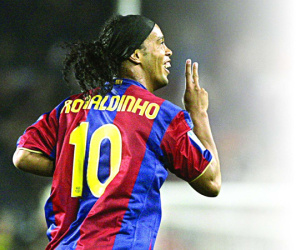Ronaldinho giã từ sự nghiệp cầu thủ