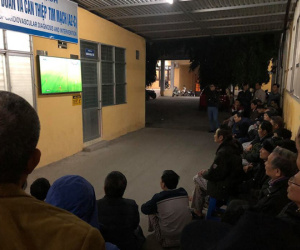 Bệnh nhân khoa tim mạch cũng nô nức cổ vũ, không rời mắt khỏi U23 Việt Nam