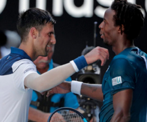 Djokovic hạ Monfils dưới cái nắng 39 độ ở Melbourne