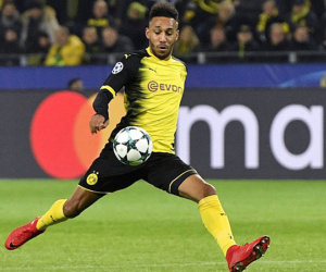 Wenger bị chỉ trích thiếu tôn trọng vụ Aubameyang