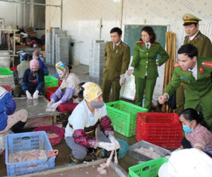 Đột nhập cơ sở kinh doanh phát hiện hơn 4 tấn nội tạng không rõ xuất xứ