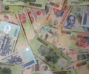 Nhức nhối nạn buôn bán tiền giả, đổi tiền lẻ dịp Tết Nguyên đán
