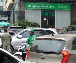 Tài xế phản đối Uber, Grab: Tôi dừng chạy xe, bị cô lập mấy ngày qua