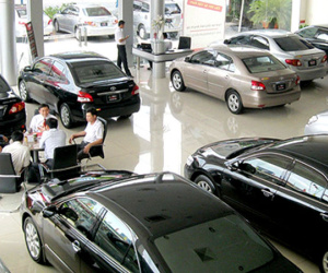 Các hãng ôtô hết xe để bán - chuyện chưa từng có ở Việt Nam