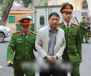 Hình ảnh Trịnh Xuân Thanh và đồng phạm tới tòa nghe tuyên án