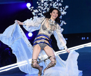 Tuyên bố giải nghệ đúng là nói suông, Ming Xi catwalk trở lại sau cú ngã sấp mặt tại Victoria's Secret