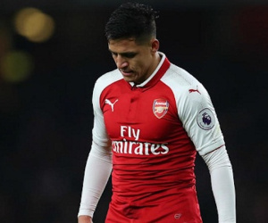 Wenger bóc mẽ chuyện Sanchez bỏ Arsenal tới M.U vì tiền