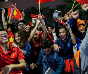 Chiến thắng U23 Việt Nam: Tình yêu bóng đá chẳng tội tình gì, cứ vui thôi có được không!