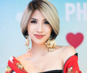 Ca sĩ Pha Lê bị ném đá vì 'trót' tuyên bố khỏa thân livestream xem U23 chiến thắng