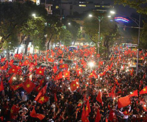 Chồng đặt cược cho đội tuyển Việt Nam, tới khi thắng rồi vẫn phải đền gấp đôi cho vợ