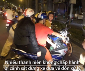 Video: Tụ tập ăn mừng quá giờ giới nghiêm, nhiều thanh niên bị xử lý