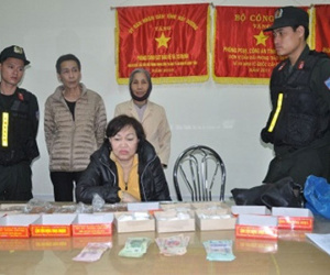 Cảnh sát cơ động phát hiện 1 kg heroin trong hộp hương vòng