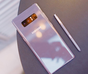Galaxy Note 8 tím khói: Đẹp như phụ kiện thời trang