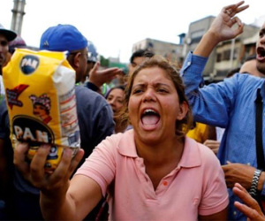 Giá cả ở Venezuela có thể tăng hơn 130 lần trong năm 2018