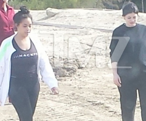 Sau mấy tháng mang thai, Kylie Jenner mới bị chụp được hình ảnh hiếm hoi lộ bụng bầu