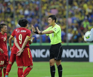 Trọng tài xử ép ĐT Việt Nam ở AFF Cup 2014 bắt trận chung kết U23?