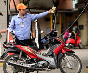 Vẫn có doanh nghiệp pha dung môi solmix vào xăng E5