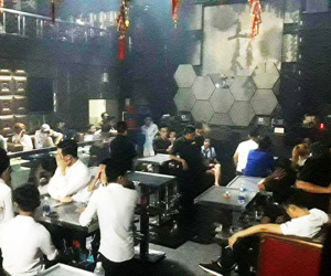 130 người có mặt ở quán bar bị công an đưa về trụ sở