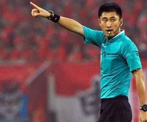 AFC đổi trọng tài bắt chính trận chung kết Việt Nam - Uzbekistan
