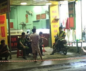 Hai vợ chồng lao ra đường ẩu đả, vợ chết chồng nguy kịch