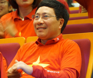 Phó Thủ tướng Phạm Bình Minh cổ vũ U23 Việt Nam