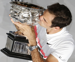 Federer bật khóc khi giữ cúp Úc mở rộng ở tuổi 36