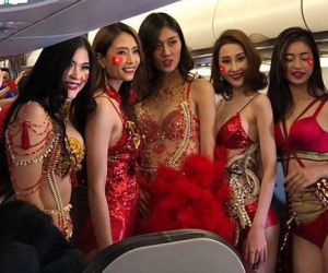 Sao Việt, dư luận phẫn nộ với clip người mẫu mặc bikini đón U23 VN