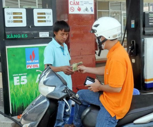 Đã có một số doanh nghiệp đề nghị tạm dừng bán xăng E5