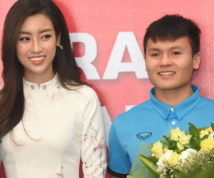 Quang Hải U23 bị đồng đội trêu vì thấp hơn Hoa hậu Mỹ Linh