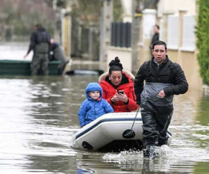 Paris ‘thất thủ’ vì lũ lụt, 1.500 người di tản