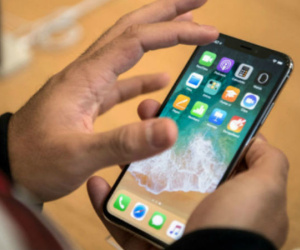 Sản lượng iPhone X có thể giảm 20 triệu máy vì bán chậm