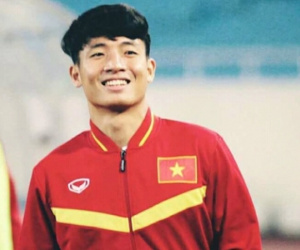Tối nay, Hà Tĩnh sẽ đón và tặng bằng khen cho trung vệ Bùi Tiến Dũng