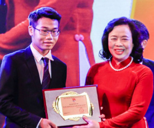 Chủ nhân hai huy chương vàng Hóa là gương mặt trẻ thủ đô tiêu biểu