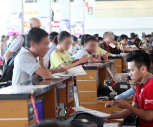 Vì sao hành khách trong 'danh sách đen' bay lọt tới Nga?