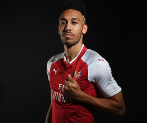 'Aubameyang mang đến một vấn đề lớn cho Wenger'