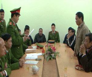 Bắt nguyên Bí thư và Chủ tịch xã bán hàng ngàn m2 đất