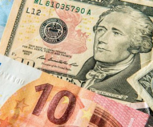USD xuống đáy 3 năm: Sự bất thường khiến nhà giàu ôm đô lo sợ