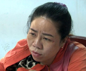 Bốn thanh niên bị nữ chủ quán cà phê bắt nhốt