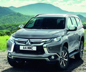 Nhiều xe Mitsubishi giảm giá hàng trăm triệu đồng