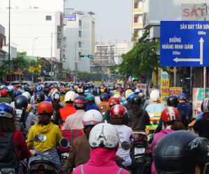 Ùn tắc 'trùng trùng, lớp lớp' những ngày cận Tết