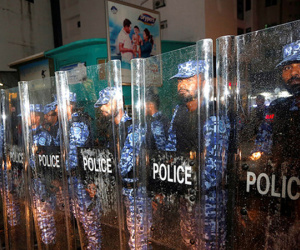 Khủng hoảng chính trị, Tổng thống Maldives ban bố tình trạng khẩn cấp