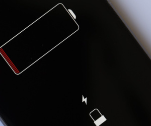Apple có thể hoàn tiền cho người dùng iPhone lỡ thay pin giá cao
