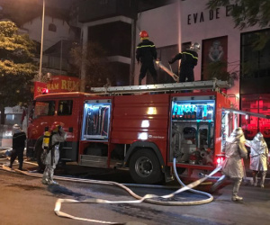Cháy lớn trên phố Trần Duy Hưng
