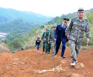 Muôn nẻo buôn lậu cận Tết: Chiêu 'hô biến' hàng lậu thành hợp pháp