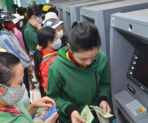Sử dụng thẻ ATM trong dịp Tết Nguyên đán: Những lưu ý bạn cần biết để không mất tiền oan