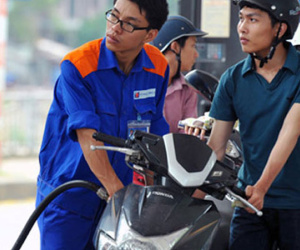 Xăng RON95 sắp hết thời 'âm thầm' tăng giá?