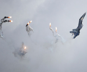 Chiến đấu cơ các nước trổ tài nhào lộn tại Singapore Airshow
