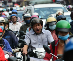 Kẹt xe khắp Sài Gòn ngày cận Tết
